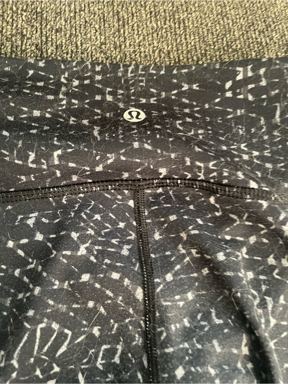 Lululemon women’s ' Black Patterned Active Leggings